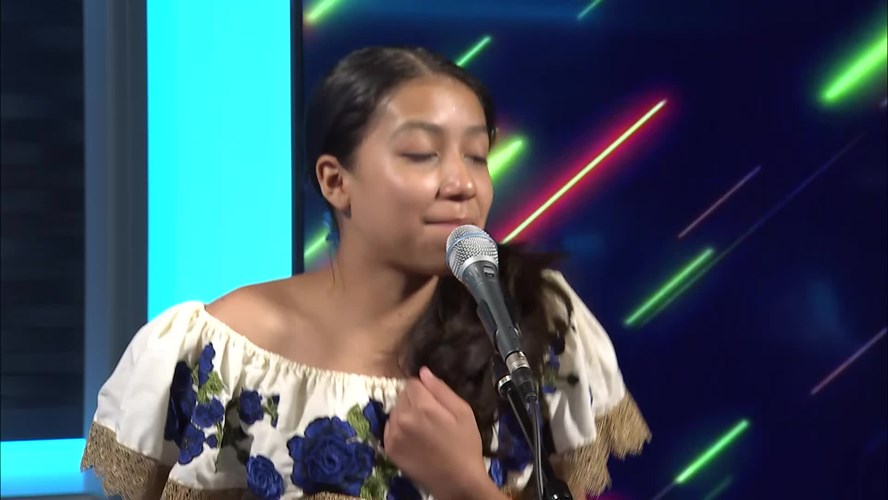 Aurora on Stage Johaly Lopez - Es alto y bien parecido