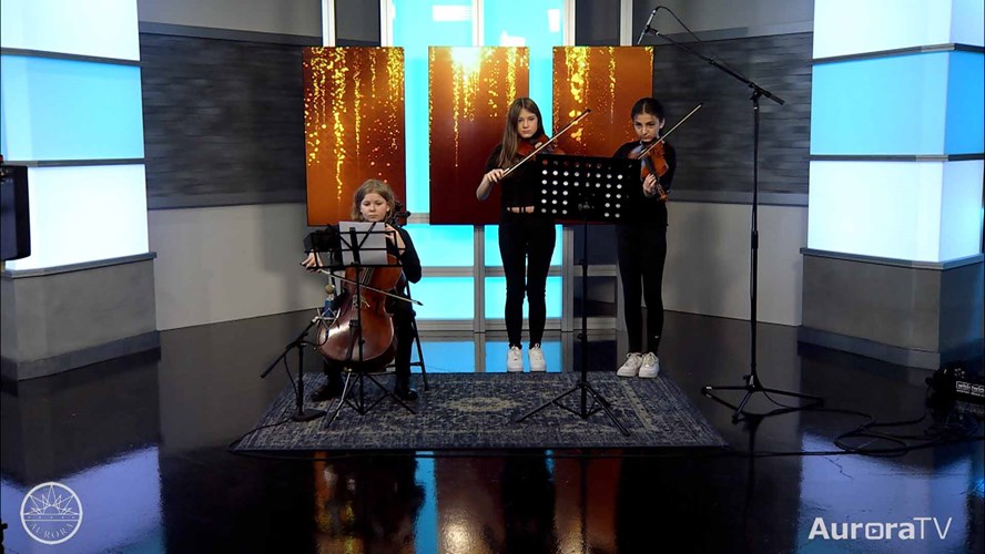 Aurora On Stage - Between the Notes