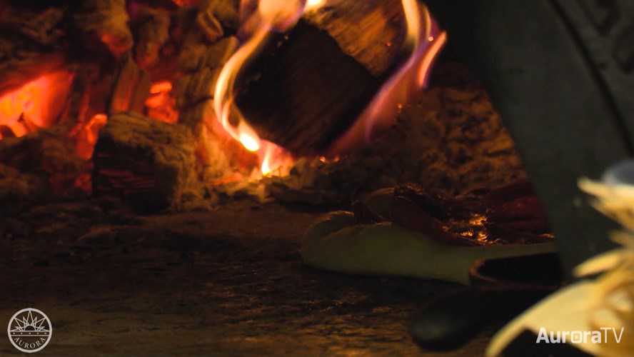 Wood Paddle Pizza & Tap