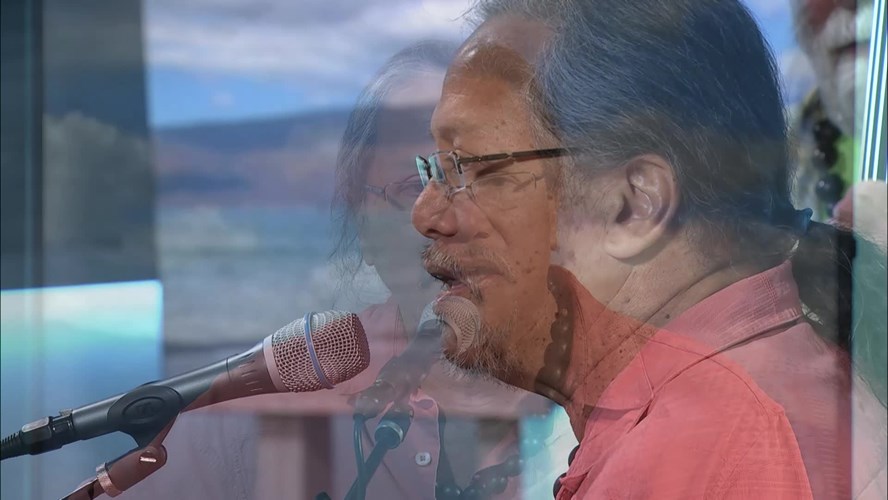 Aurora On Stage - Mark Kahalekulu Milo Li I