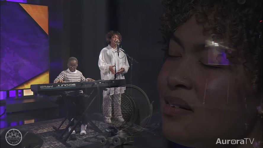 Aurora on Stage - Jude Kofie & Iyanla Ayite "Stand for Us"